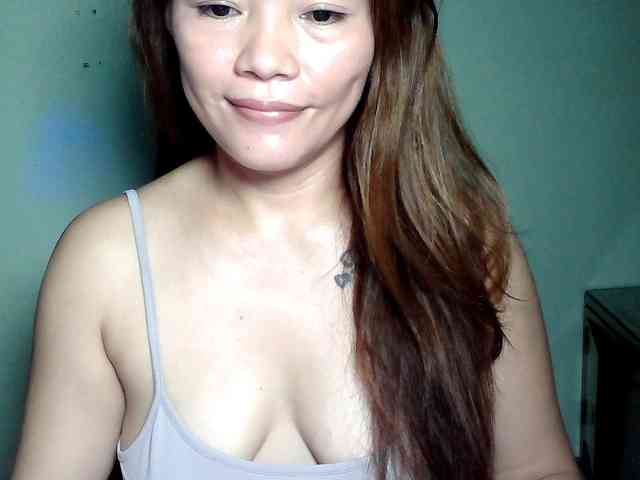 Wildhotsinglemom69