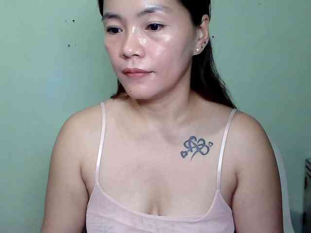 Wildhotsinglemom69 webcam