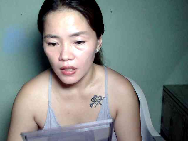 Wildhotsinglemom69 webcam