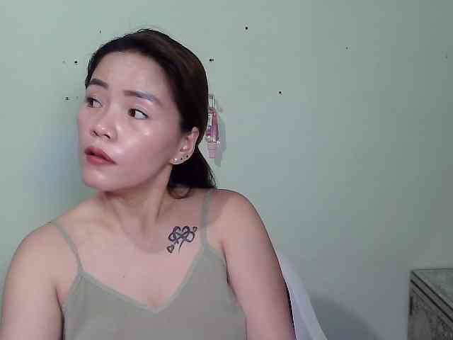 Wildhotsinglemom69 webcam