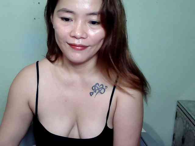 Wildhotsinglemom69 webcam