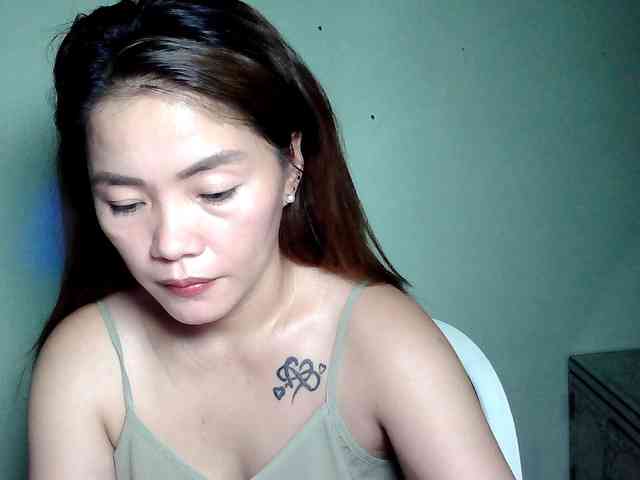 Wildhotsinglemom69 webcam