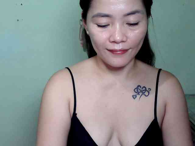 Wildhotsinglemom69 webcam