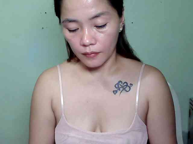 Wildhotsinglemom69 webcam