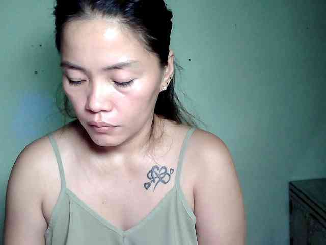 Wildhotsinglemom69 webcam