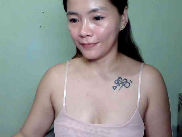 Wildhotsinglemom69 webcam