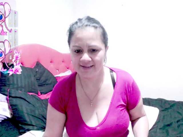 sexyjhoan81 live cam on BongaCams