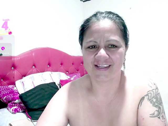 sexyjhoan81 live cam on BongaCams
