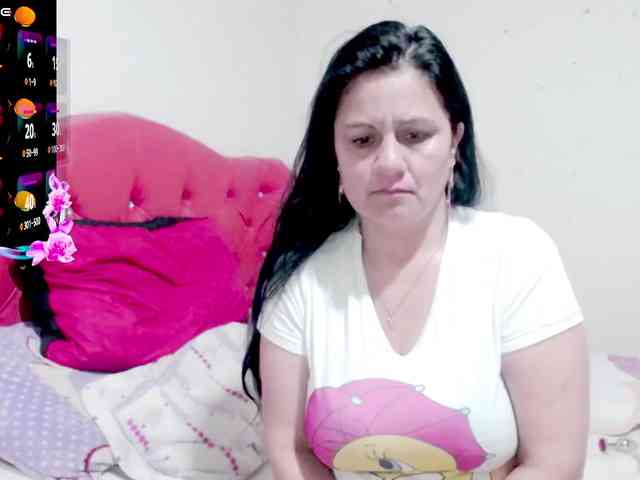 sexyjhoan81 webcam
