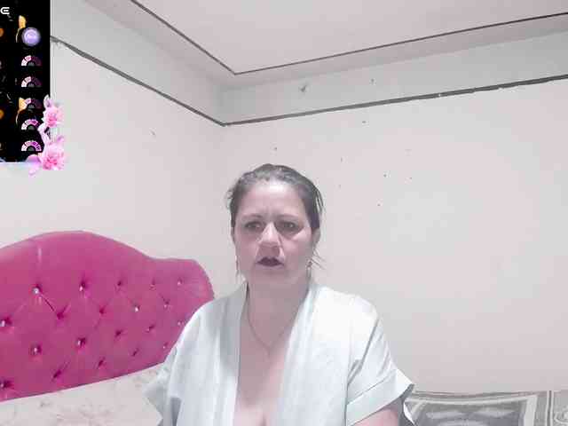 sexyjhoan81 webcam