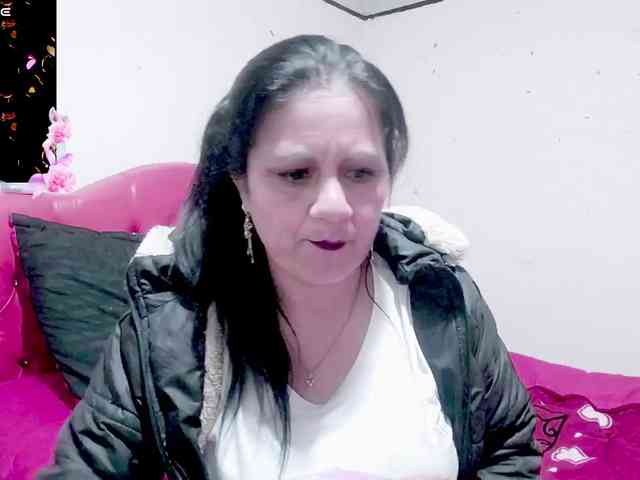 sexyjhoan81 webcam