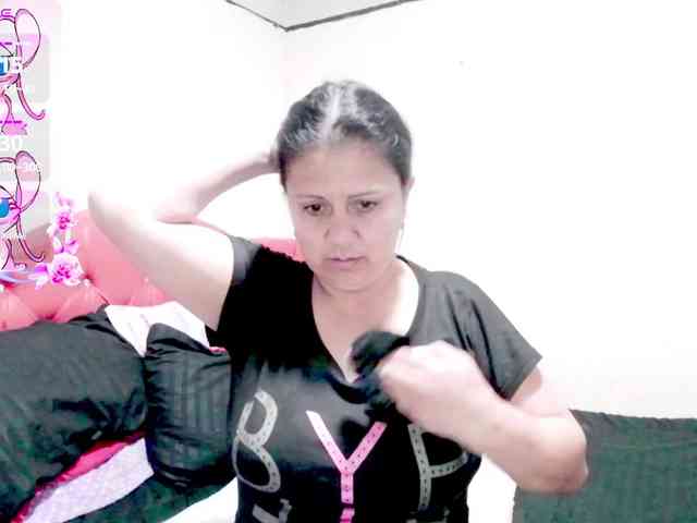 sexyjhoan81 webcam