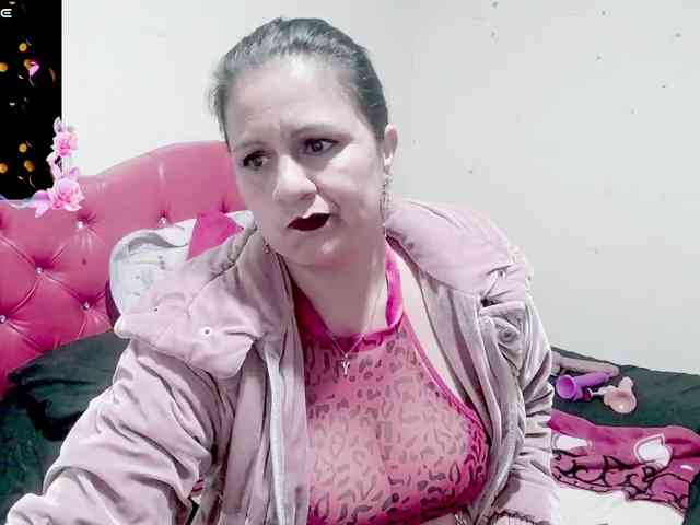 sexyjhoan81 webcam