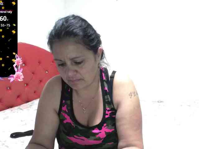sexyjhoan81 webcam