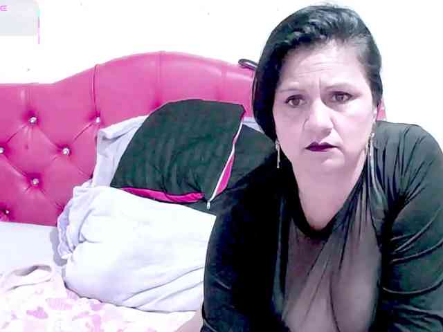 sexyjhoan81 webcam