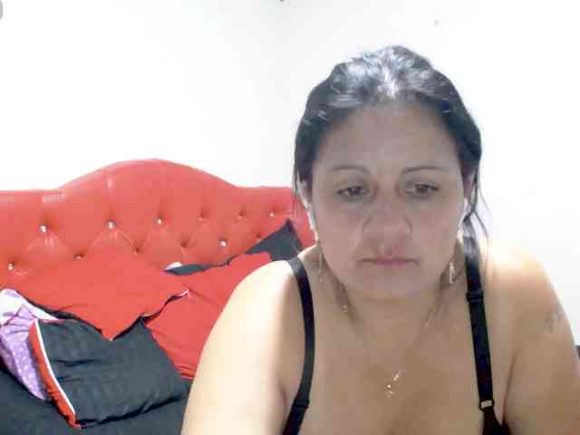 sexyjhoan81 webcam