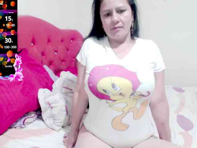 sexyjhoan81 webcam