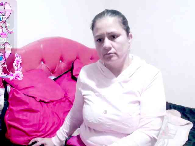 sexyjhoan81 webcam
