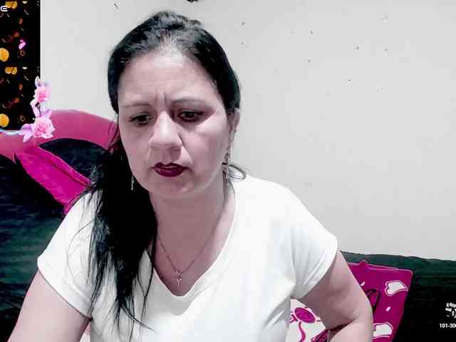 sexyjhoan81 webcam