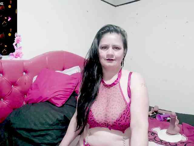 sexyjhoan81 webcam