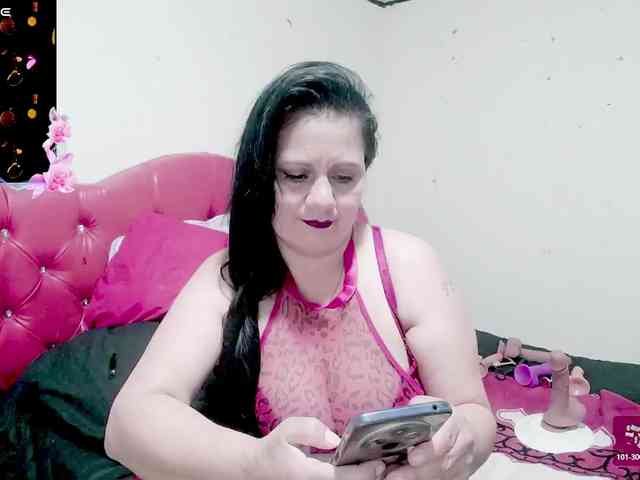 sexyjhoan81 webcam