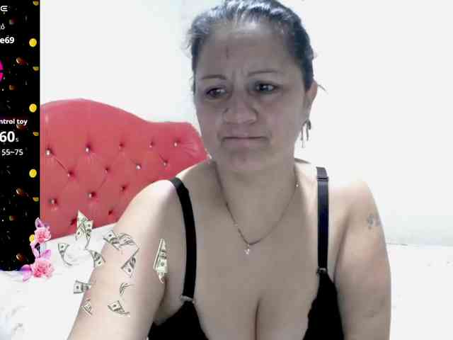 sexyjhoan81 webcam