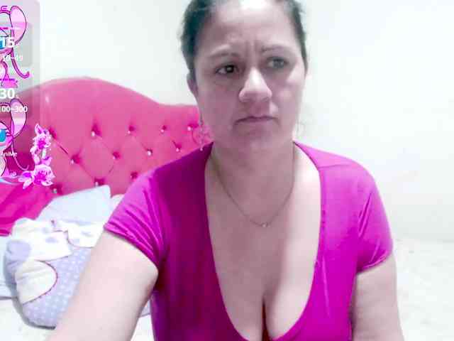 sexyjhoan81 webcam
