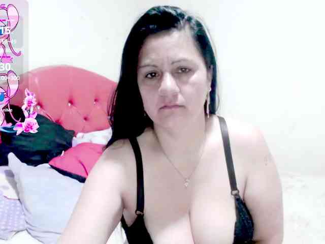 sexyjhoan81 webcam