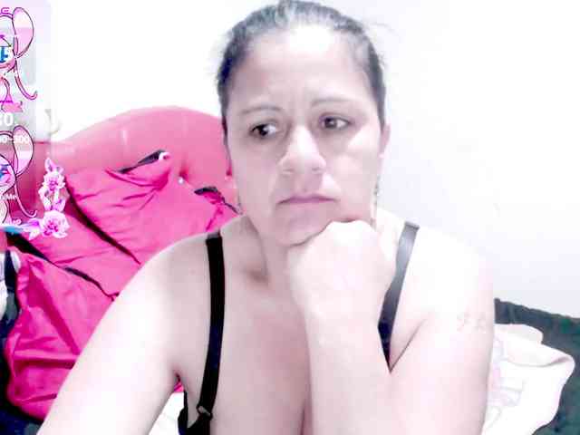 sexyjhoan81 webcam