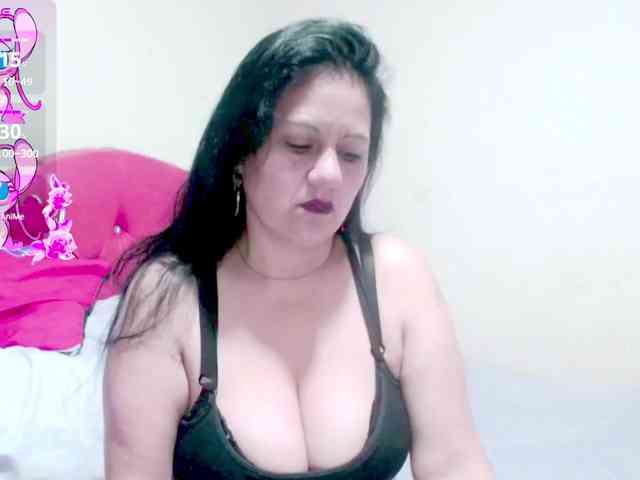 sexyjhoan81 webcam