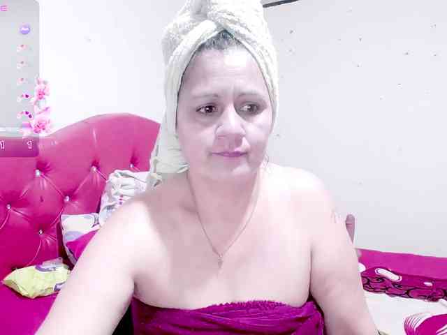 sexyjhoan81 webcam