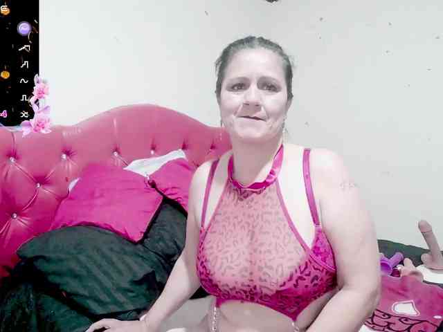 sexyjhoan81 webcam