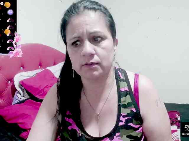 sexyjhoan81 webcam