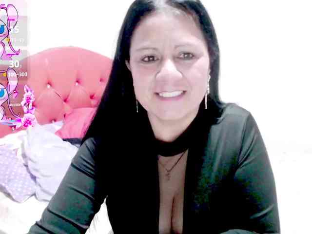 sexyjhoan81 webcam