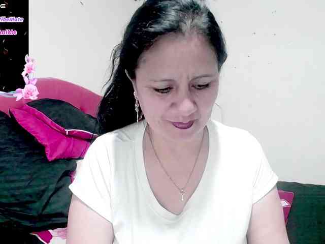sexyjhoan81 webcam
