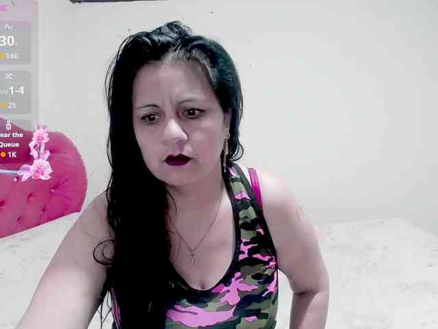sexyjhoan81 webcam