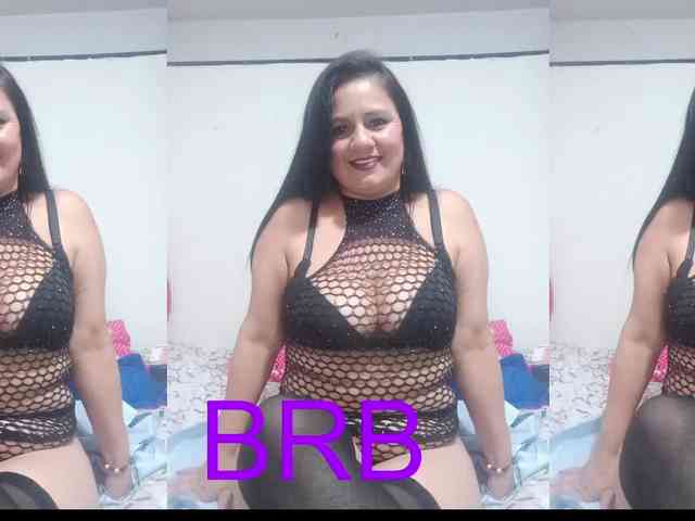 sexyjhoan81 webcam
