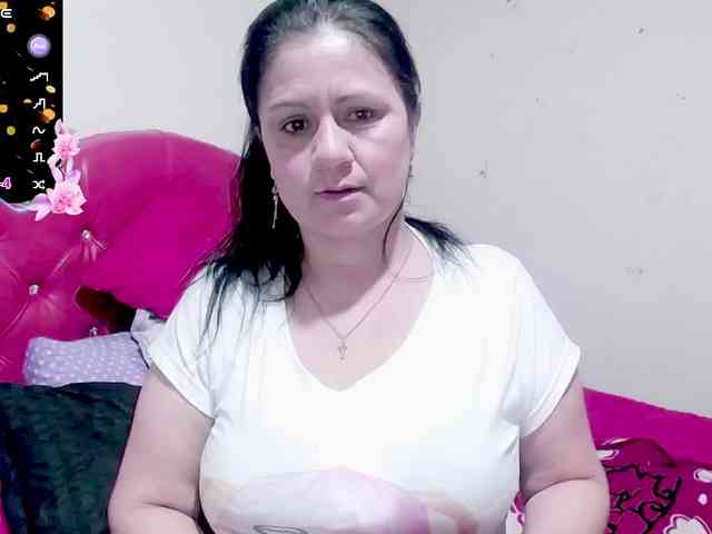 sexyjhoan81 webcam