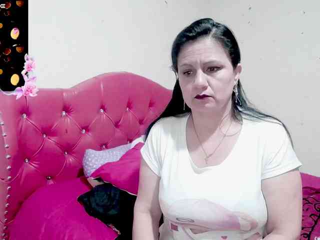 sexyjhoan81 webcam