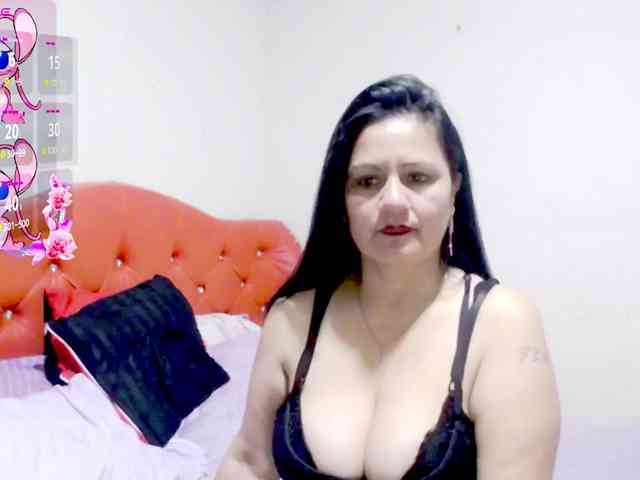 sexyjhoan81 webcam