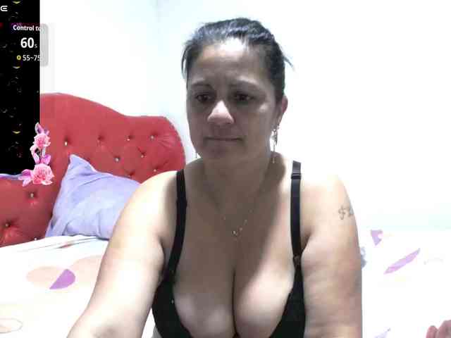 sexyjhoan81 webcam