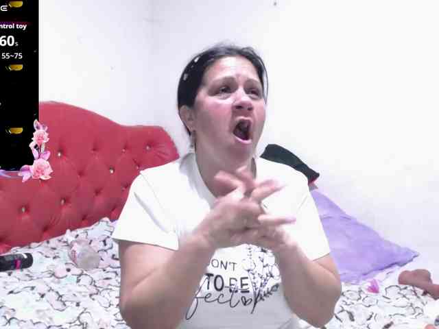 sexyjhoan81 webcam