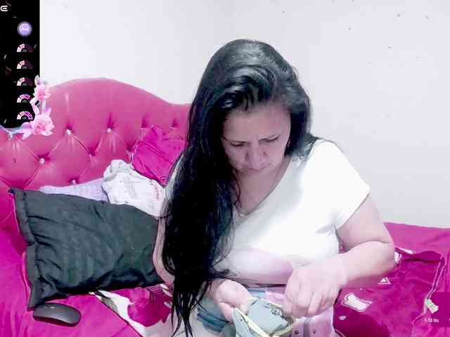 sexyjhoan81 webcam