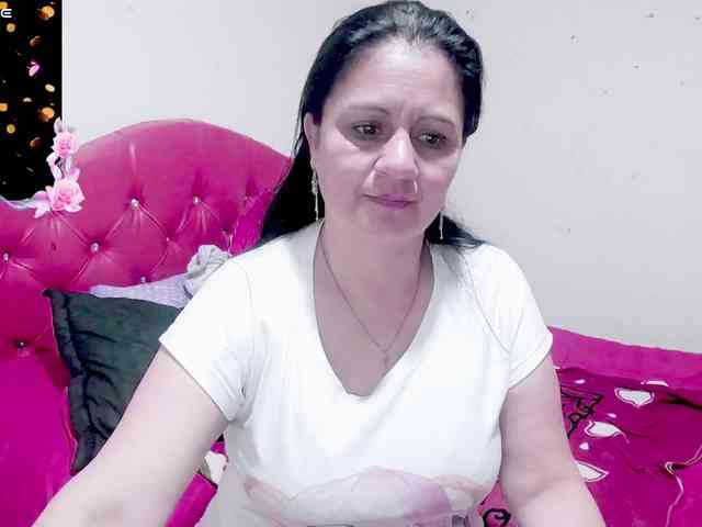 sexyjhoan81 webcam