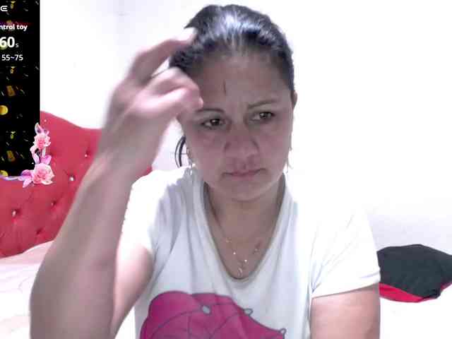 sexyjhoan81 webcam