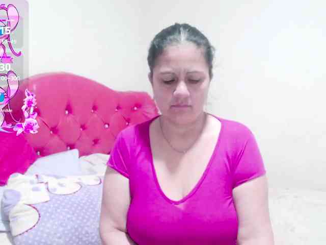 sexyjhoan81 webcam