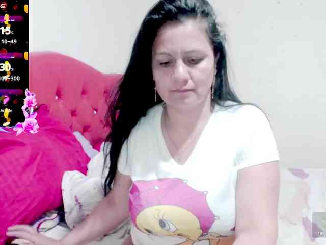 sexyjhoan81 webcam