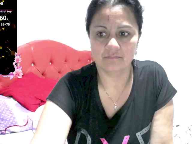 sexyjhoan81 webcam