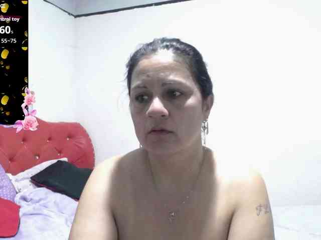 sexyjhoan81 webcam