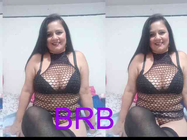 sexyjhoan81 webcam
